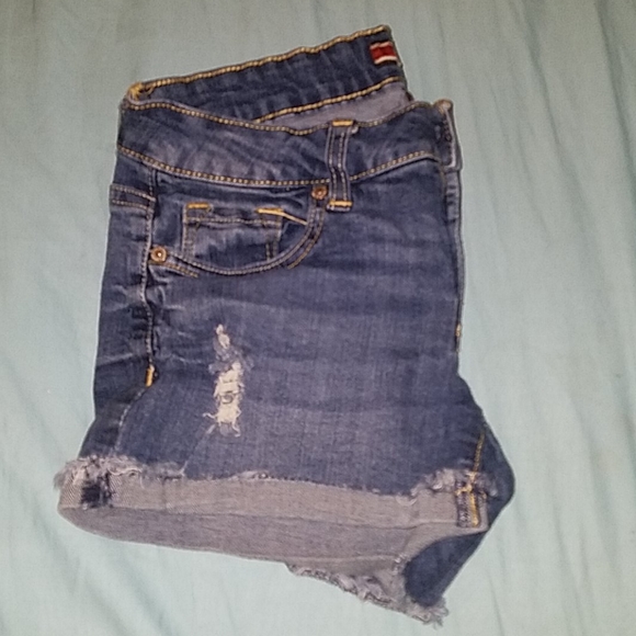 Ripped shorts - Picture 3 of 3